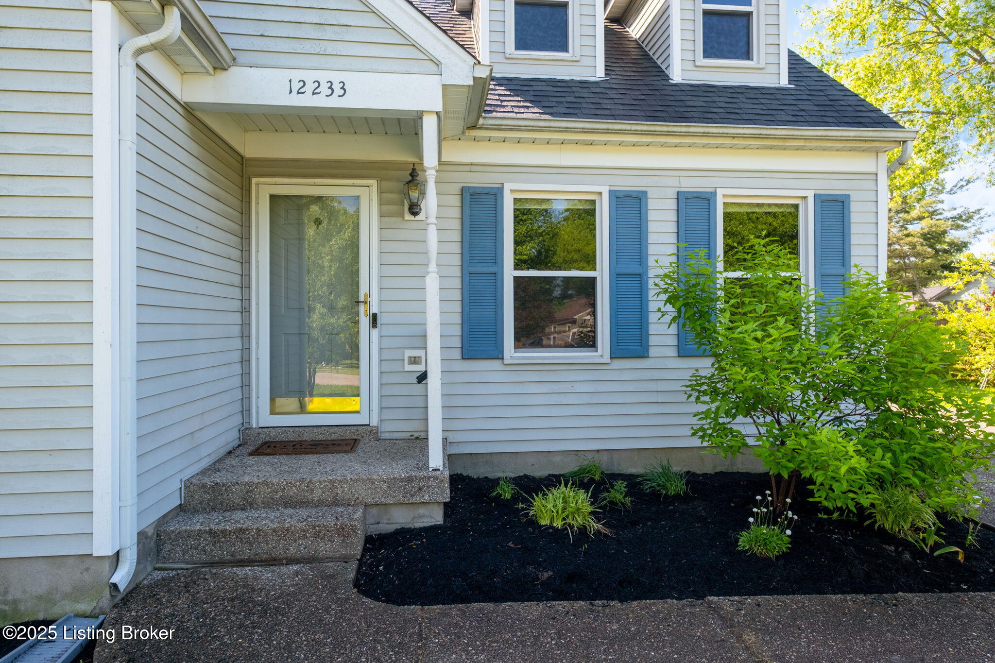 12233 Somerset Dr, Louisville, Kentucky image 2