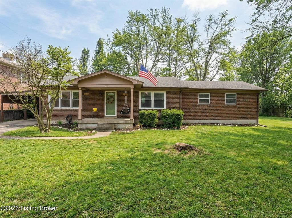 Photo of 139 6th Ave, Shepherdsville, KY 40165 (MLS # 1710209)