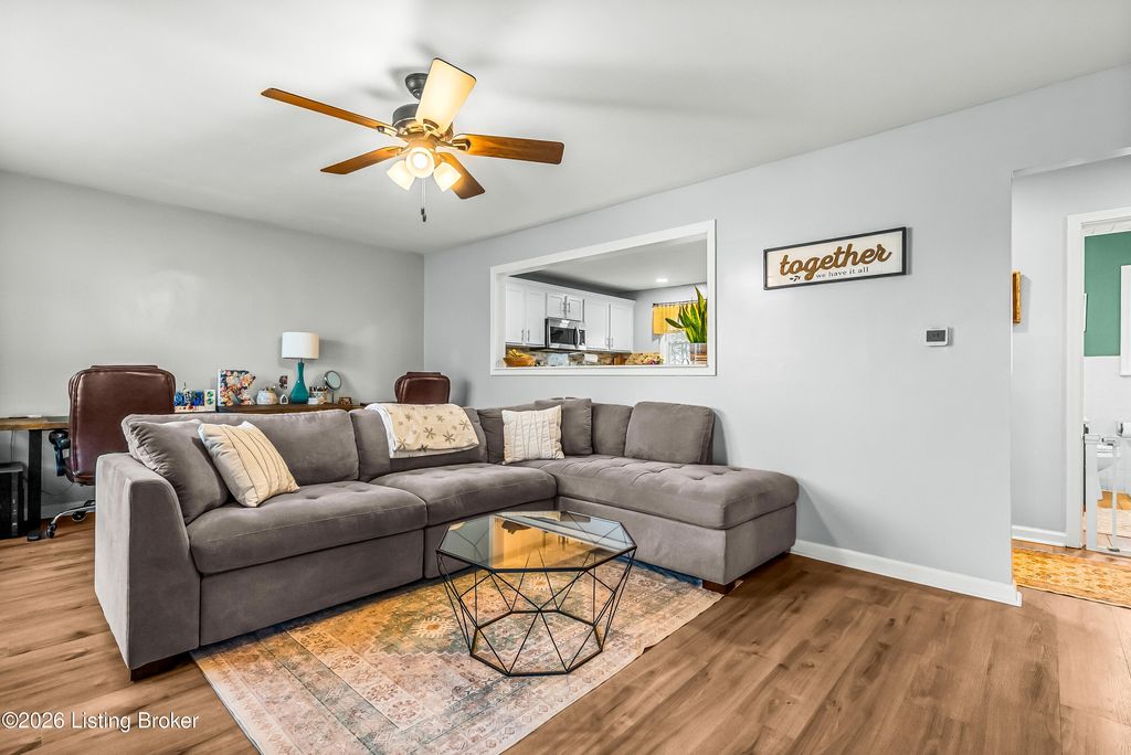 Photo of 139 6th Ave, Shepherdsville, KY 40165 (MLS # 1710209)