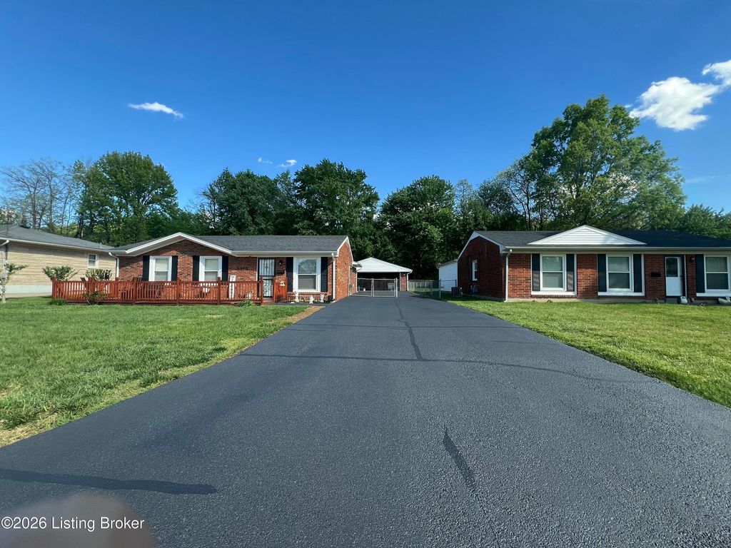 Photo of 5113 Invicta Dr, Louisville, KY 40216 (MLS # 1714219)