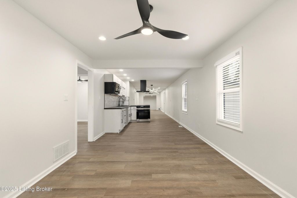 Photo of 702 Gheens Ave, Louisville, KY 40214 (MLS # 1710178)