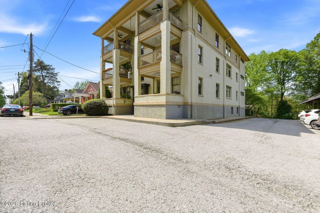 Photo of 172 N Keats Ave #3, Louisville, KY 40206 (MLS # 1719041)