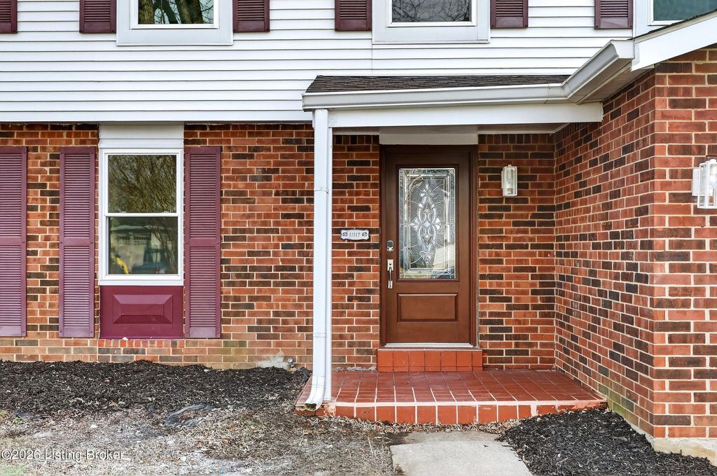 Photo of 11117 Stalwert Pl, Louisville, KY 40272 (MLS # 1706943)