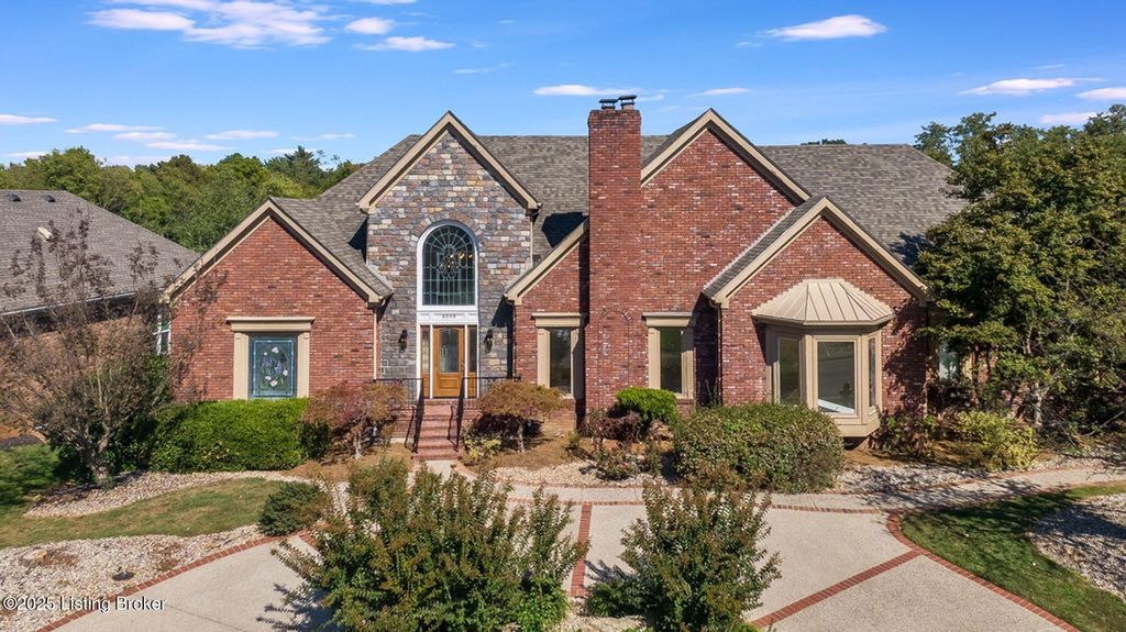 Photo of 6009 Regal Springs Dr, Louisville, KY 40205 (MLS # 1700120)