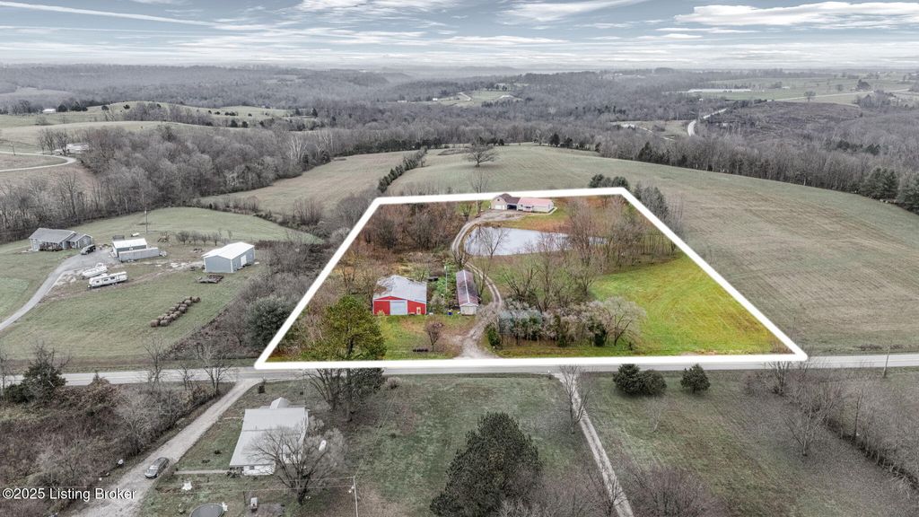 Photo of 238 Sunfish Rd, Brownsville, KY 42210 (MLS # 1704415)