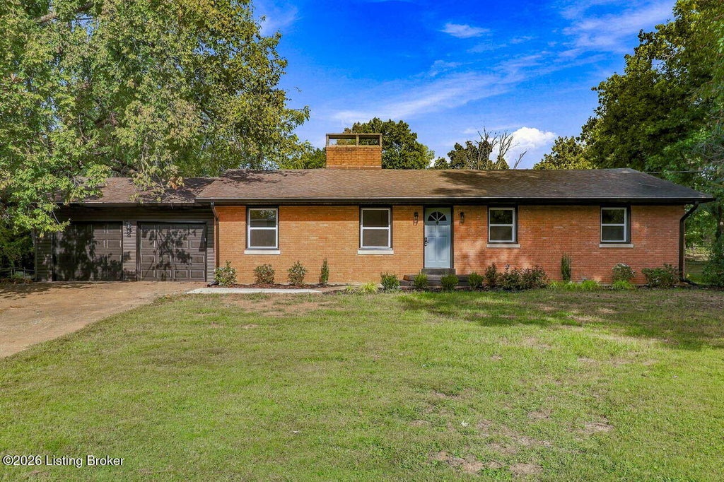 Photo of 386 S Deepwood Dr, Radcliff, KY 40160 (MLS # 1731162)