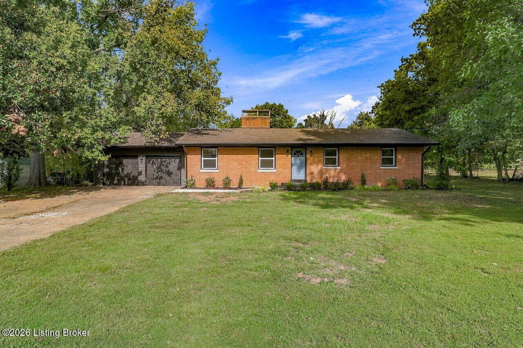 Photo of 386 S Deepwood Dr, Radcliff, KY 40160 (MLS # 1731162)