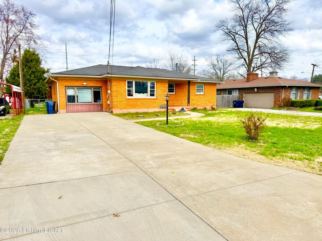 Photo of 2303 Ecton Ln, Louisville, KY 40216 (MLS # 1711532)