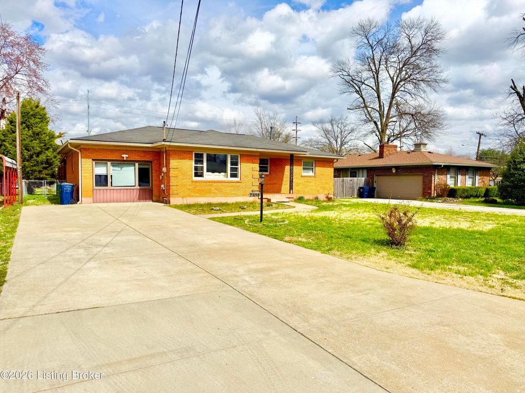 Photo of 2303 Ecton Ln, Louisville, KY 40216 (MLS # 1711532)