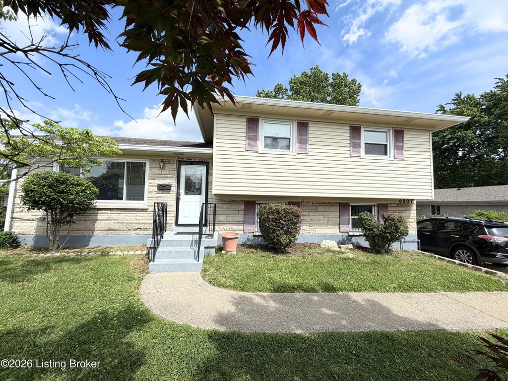 Photo of 6907 Woodrow Way, Louisville, KY 40228 (MLS # 1716082)