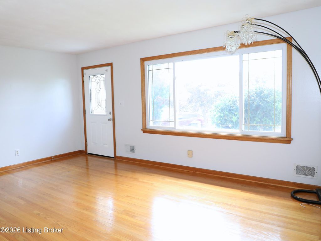 Photo of 6907 Woodrow Way, Louisville, KY 40228 (MLS # 1716082)