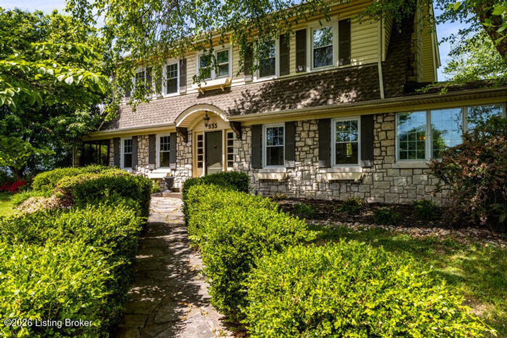 Photo of 935 Cardinal Dr, Louisville, KY 40213 (MLS # 1715485)