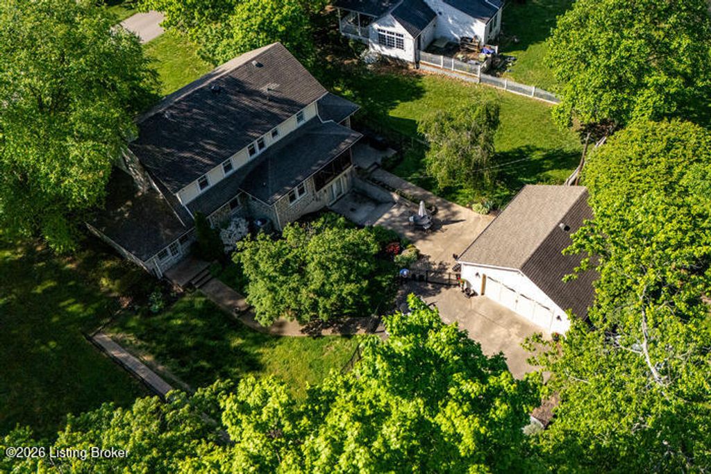 Photo of 935 Cardinal Dr, Louisville, KY 40213 (MLS # 1715485)