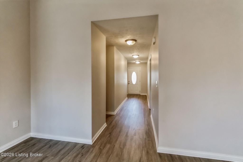 Photo of 7112 Blue Stream Ct, Louisville, KY 40258 (MLS # 1720271)