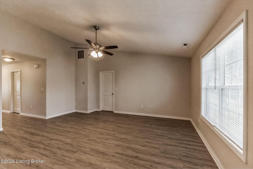 Photo of 7112 Blue Stream Ct, Louisville, KY 40258 (MLS # 1720271)