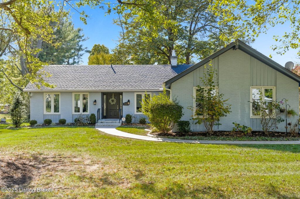 Photo of 3500 River Bluff Rd, Prospect, KY 40059 (MLS # 1702140)