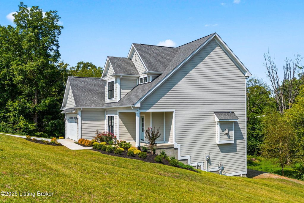 Photo of 6712 Hypoint Ridge Rd, Crestwood, KY 40014 (MLS # 1704878)