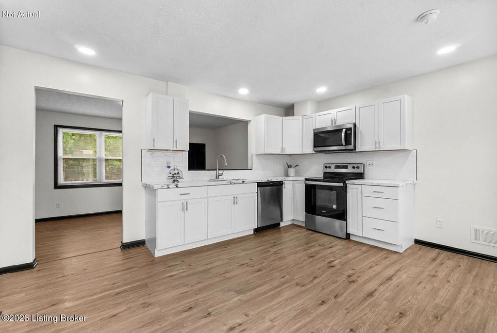 Photo of 5710 Midnight Ln, Louisville, KY 40229 (MLS # 1716034)