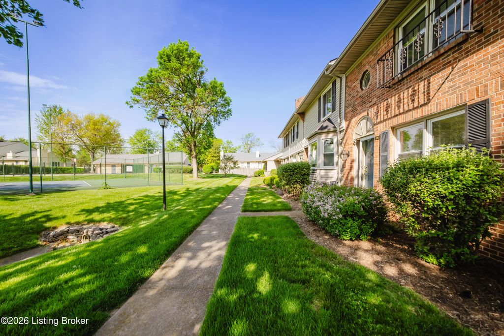 Photo of 10611 Sycamore Green, Louisville, KY 40223 (MLS # 1714634)