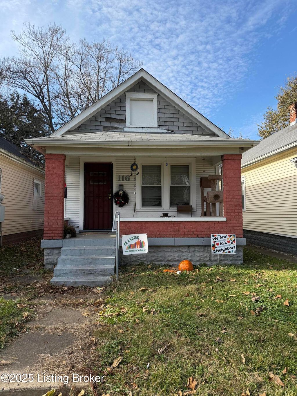 Photo of 116 Boston Ct, Louisville, KY 40212 (MLS # 1704521)