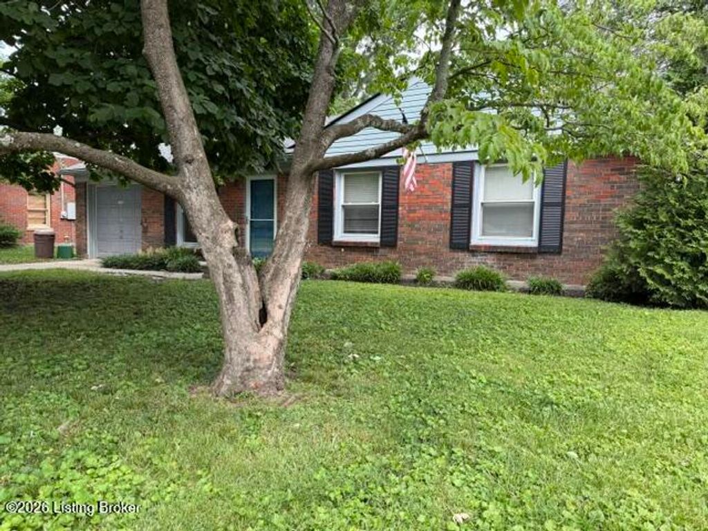 Photo of 10105 Whipps Mill Rd, Louisville, KY 40223 (MLS # 1719850)