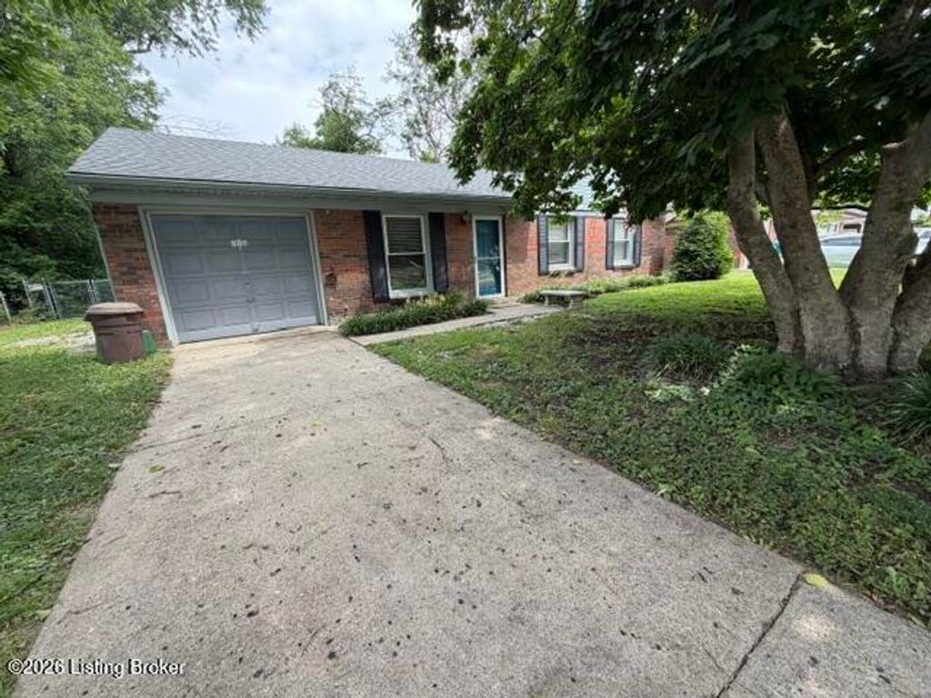 Photo of 10105 Whipps Mill Rd, Louisville, KY 40223 (MLS # 1719850)