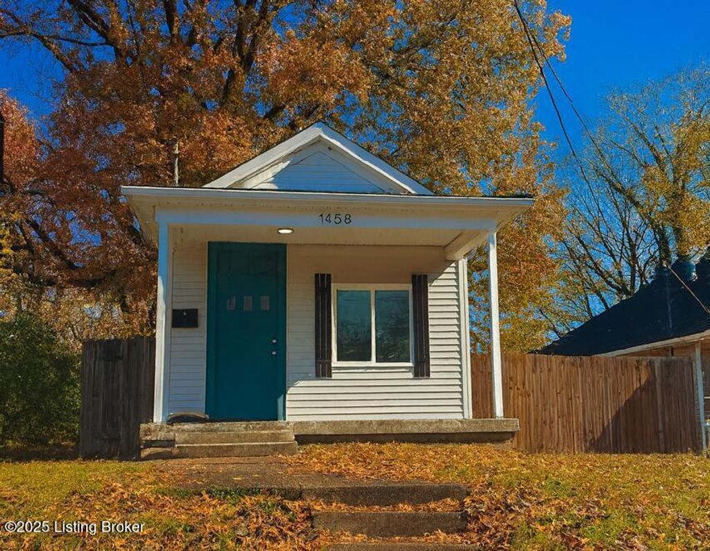 Photo of 1458 S Hancock St, Louisville, KY 40217 (MLS # 1703998)