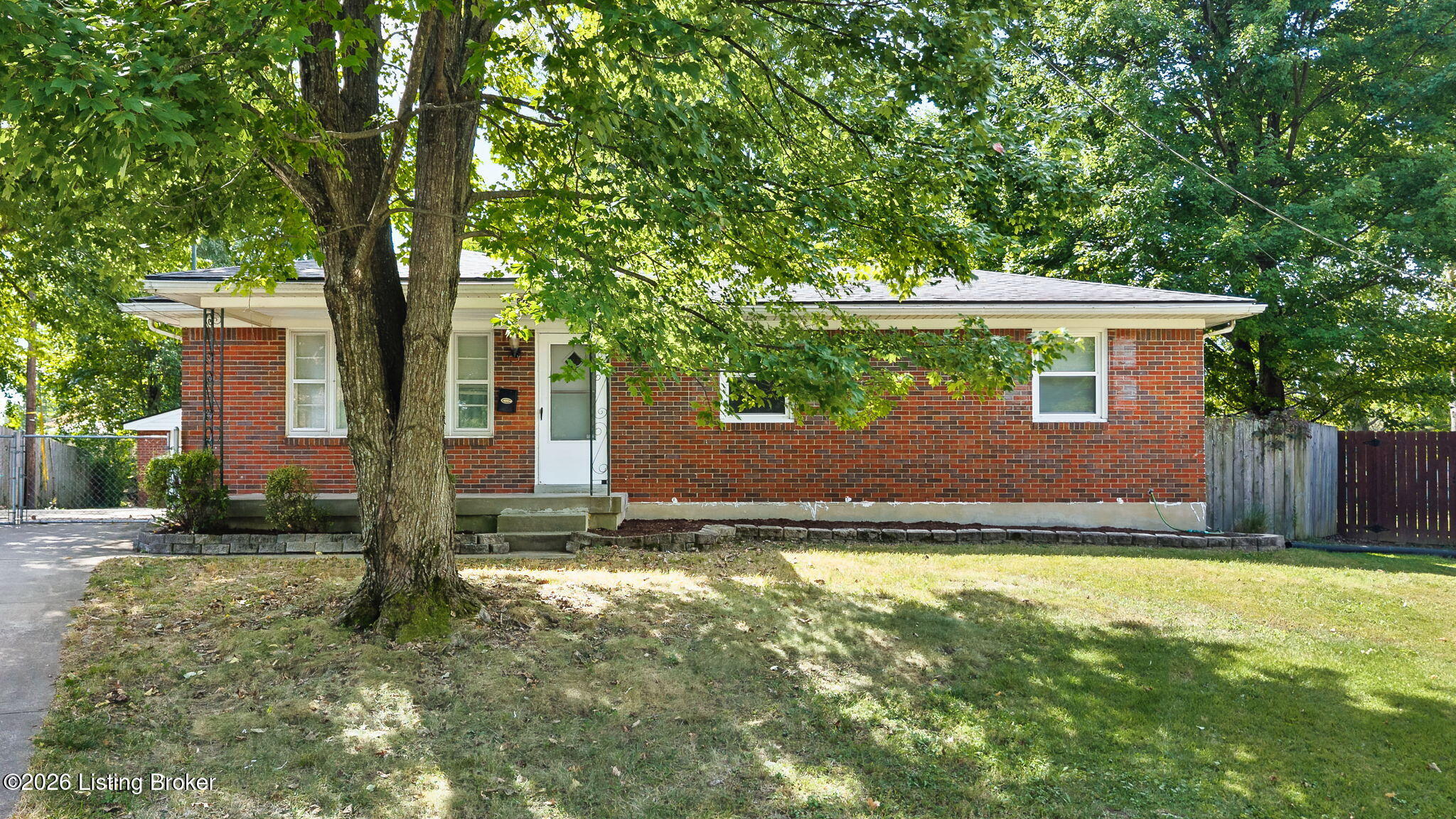 9006 Denise Dr