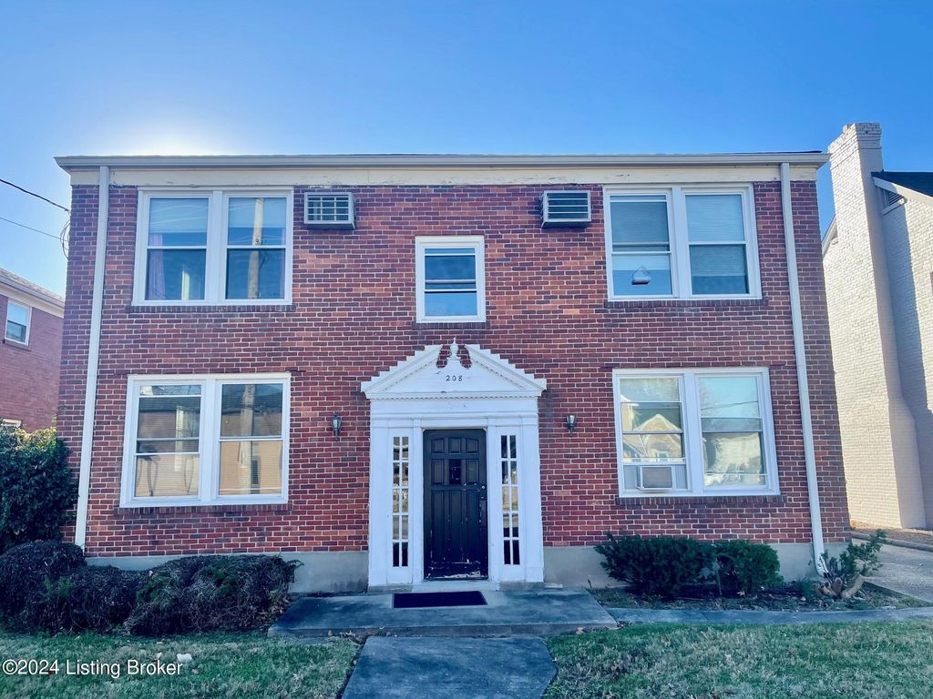 Photo of 210 Breckenridge Ln #3, Louisville, KY 40207 (MLS # 1723287)