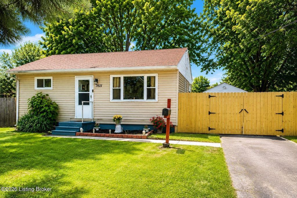 Photo of 7611 Gerald Ave, Louisville, KY 40258 (MLS # 1717256)