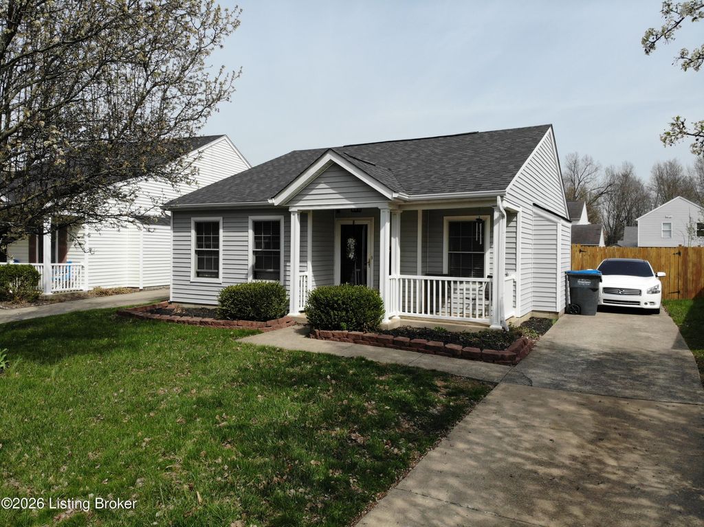 Photo of 6228 Maravian Dr, Louisville, KY 40258 (MLS # 1712736)