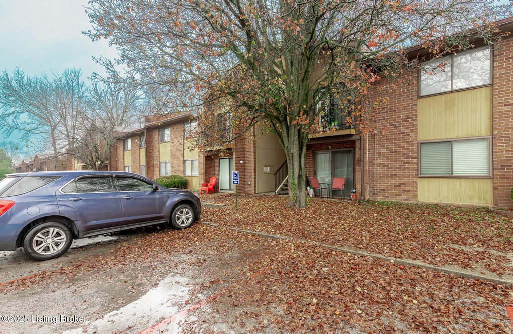 Photo of 7052 Wildwood Cir #107, Louisville, KY 40291 (MLS # 1704730)