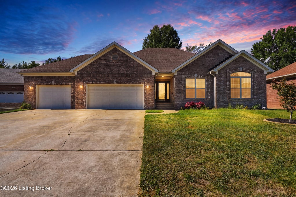 Photo of 8305 Grandel Forest Way, Louisville, KY 40258 (MLS # 1731286)