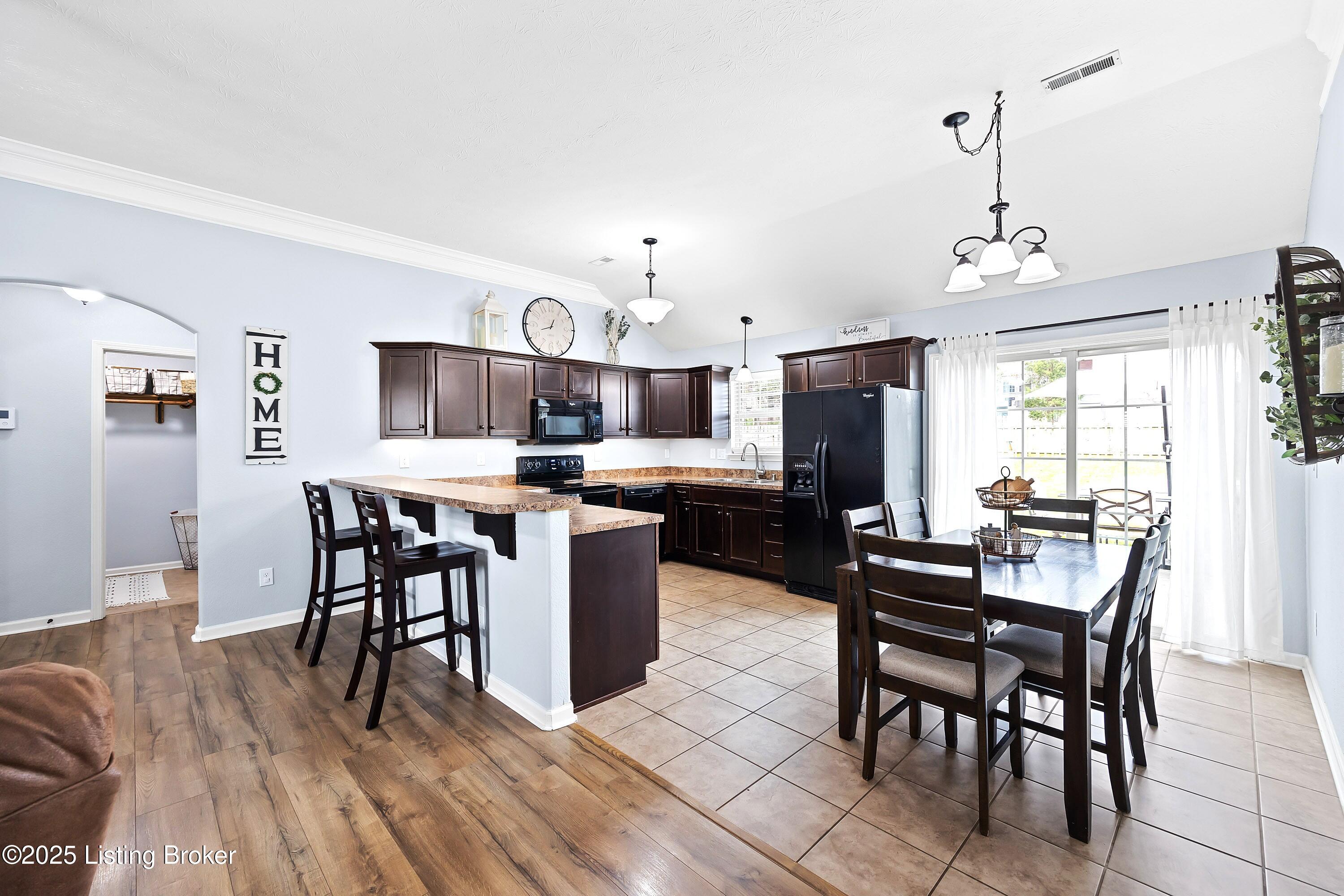 9321 Community Cove Way, Louisville, Pennsylvania image 3
