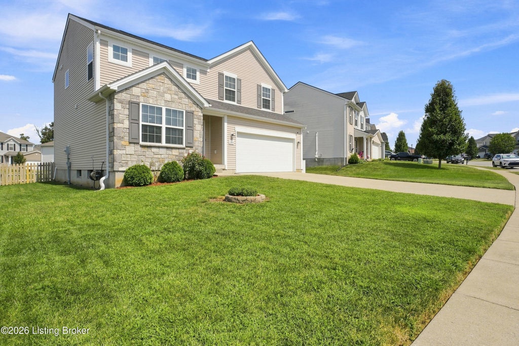 Photo of 284 Saint Regis Dr, Shelbyville, KY 40065 (MLS # 1728541)
