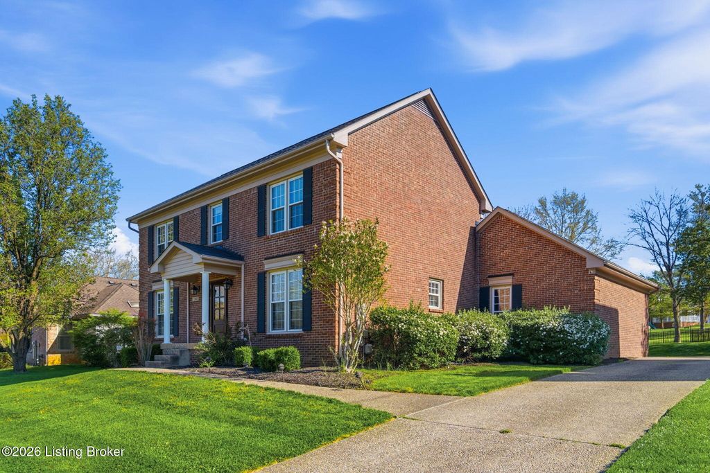 Photo of 12603 Blackthorn Trace, Jeffersontown, KY 40299 (MLS # 1714185)