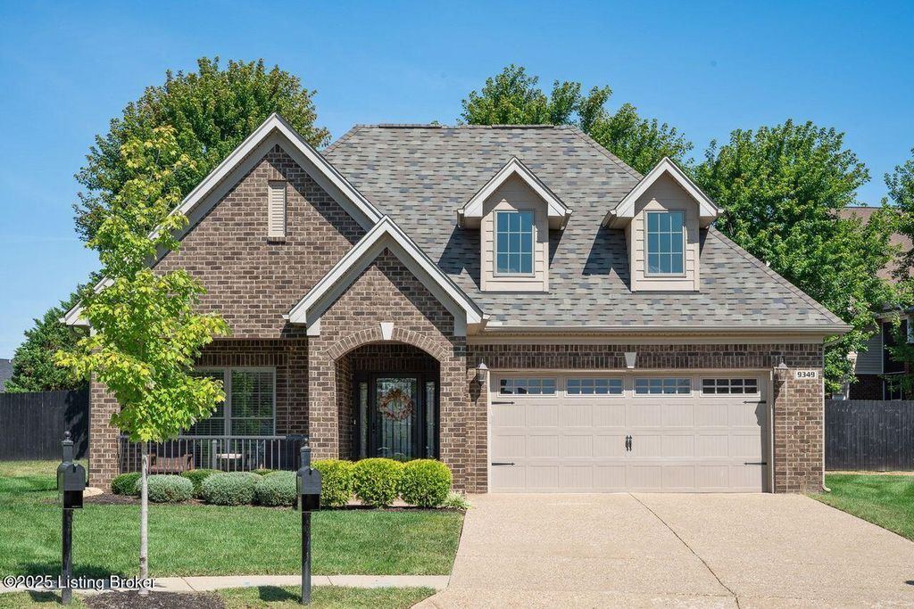 Photo of 9349 Cross Meadows Cir, Louisville, KY 40291 (MLS # 1703478)