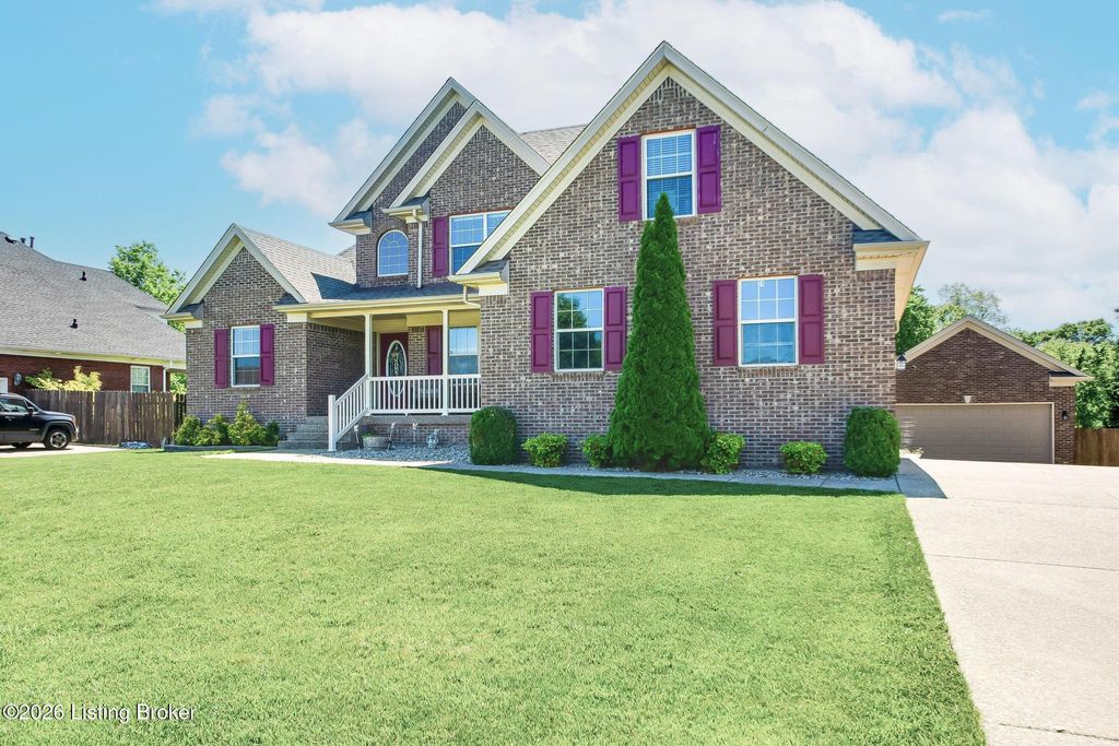 Photo of 454 Persimmon Dr, Mt Washington, KY 40047 (MLS # 1716850)