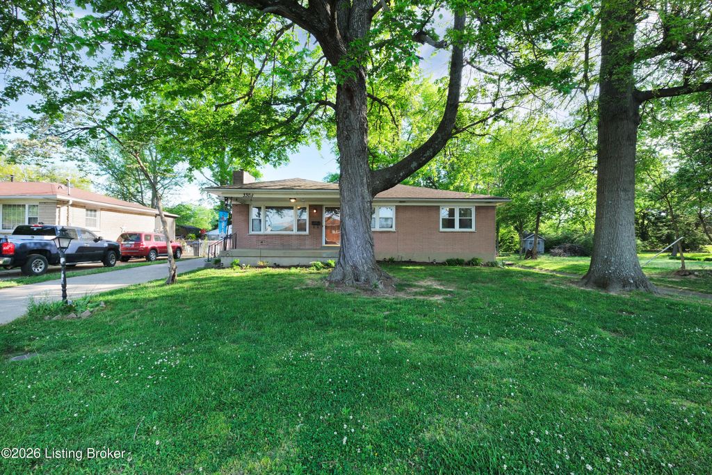 Photo of 3305 Donald Dr, Louisville, KY 40216 (MLS # 1716022)