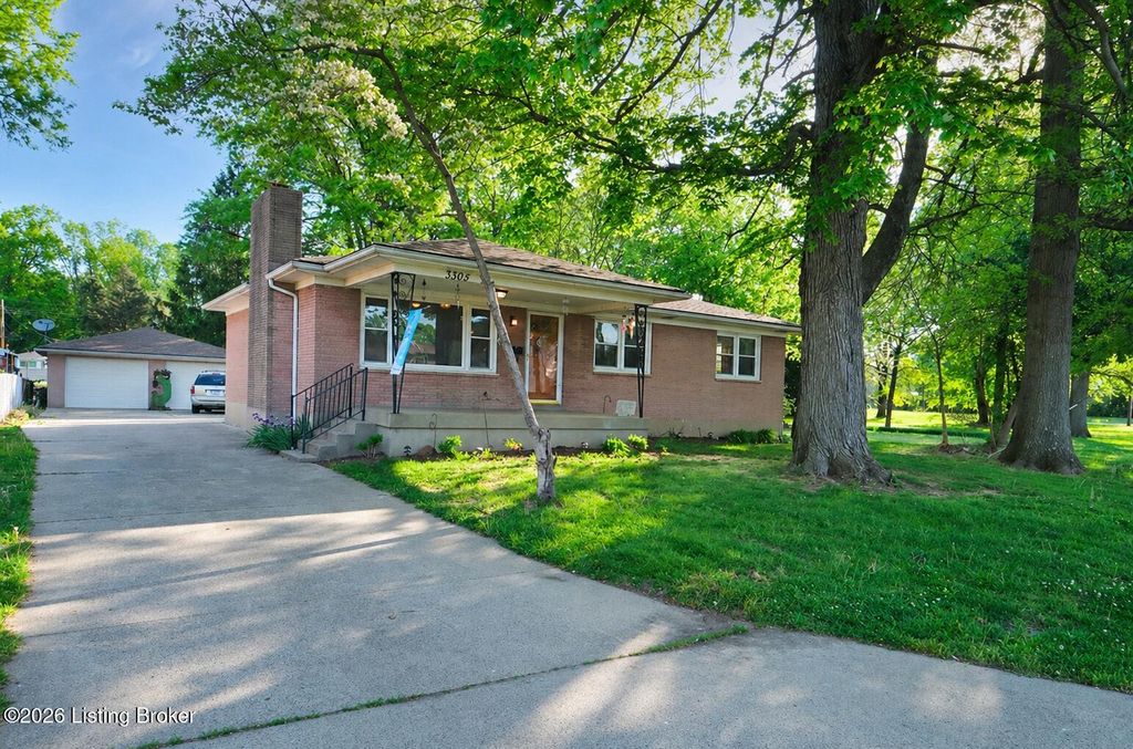 Photo of 3305 Donald Dr, Louisville, KY 40216 (MLS # 1716022)