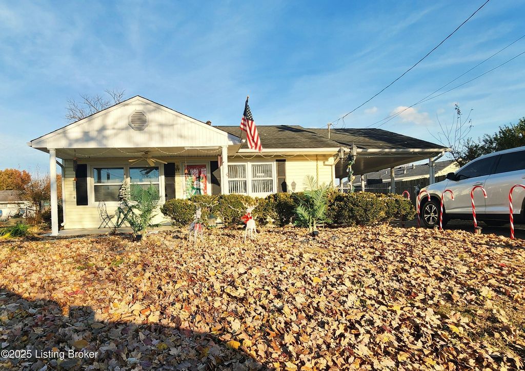 Photo of 4819 Hummingbird Cir, Louisville, KY 40213 (MLS # 1703520)