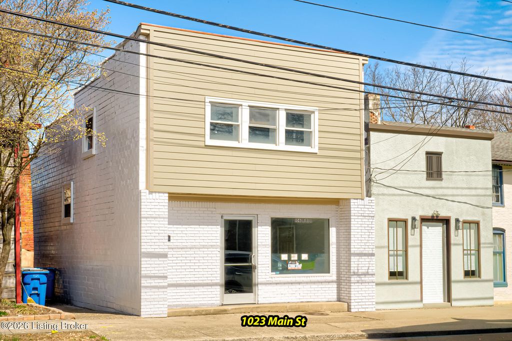 Photo of 1023 Main St, Shelbyville, KY 40065 (MLS # 1712655)
