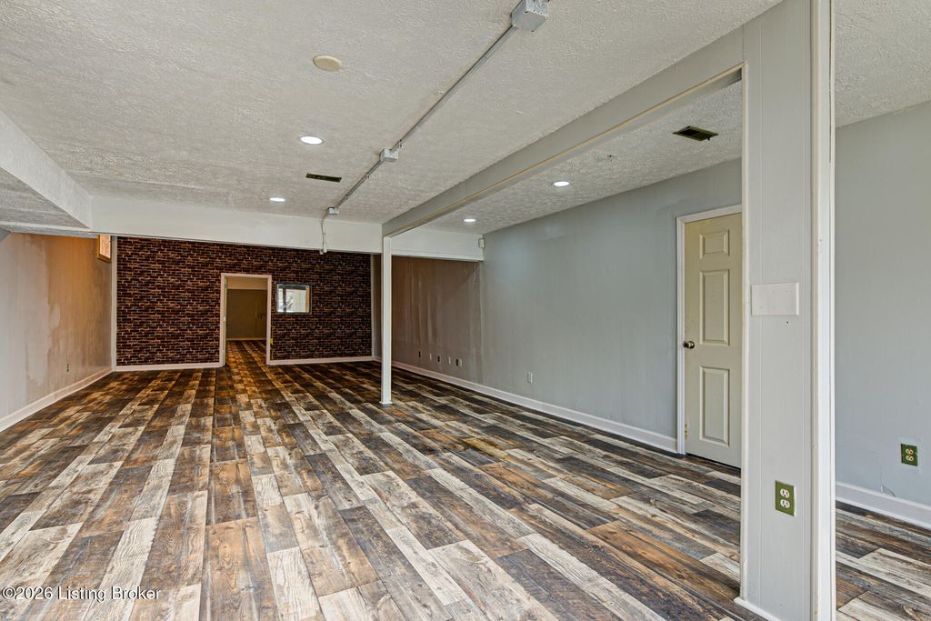 Photo of 1023 Main St, Shelbyville, KY 40065 (MLS # 1712655)