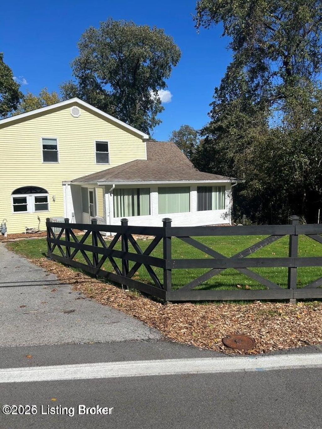 Photo of 10011 Fern Creek Rd, Louisville, KY 40291 (MLS # 1714466)