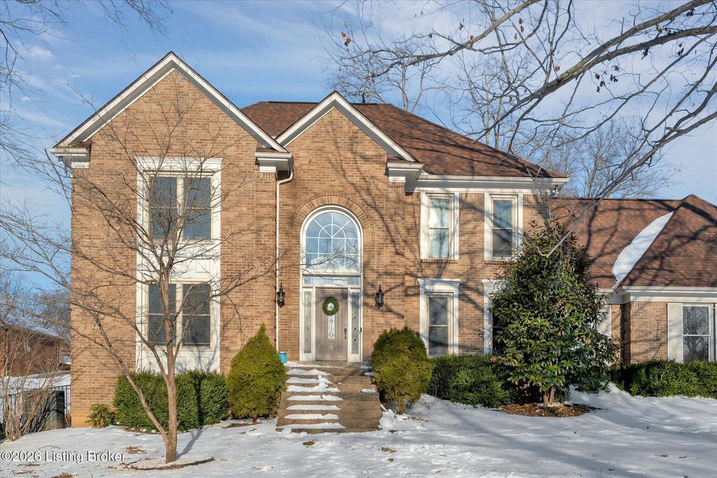 Photo of 514 Woodlake Dr, Louisville, KY 40245 (MLS # 1706121)