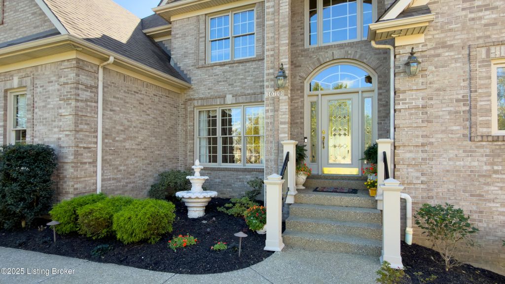 Photo of 10710 Elder Ln, Prospect, KY 40059 (MLS # 1701562)