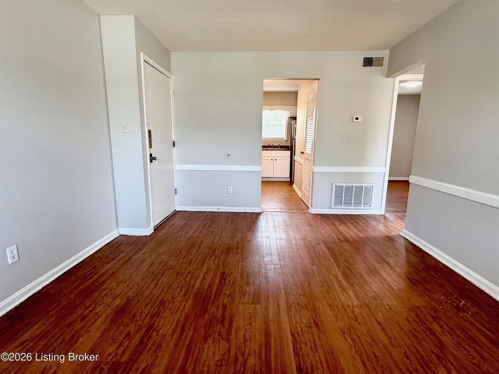 Photo of 3705 Briarbridge Ln, Louisville, KY 40218 (MLS # 1723436)