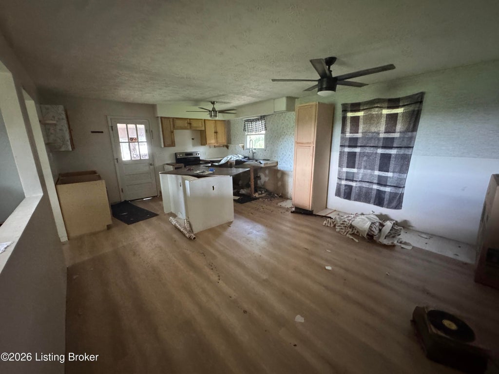 Photo of 4791 Taylorsville Rd, Shelbyville, KY 40065 (MLS # 1728424)