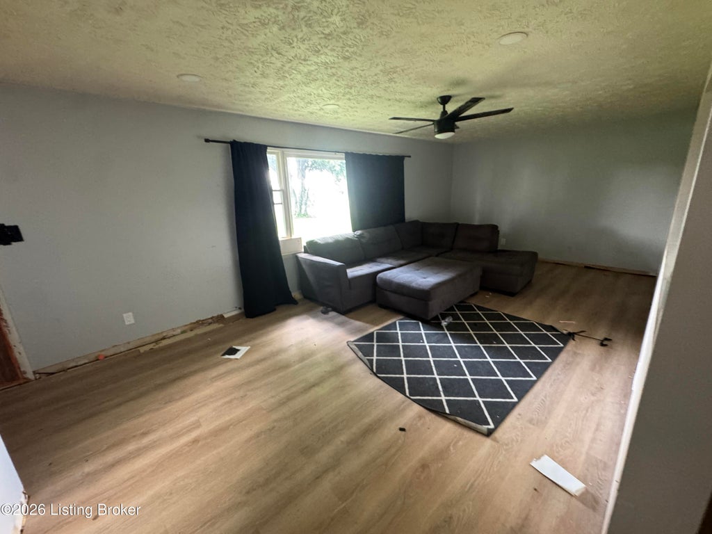 Photo of 4791 Taylorsville Rd, Shelbyville, KY 40065 (MLS # 1728424)