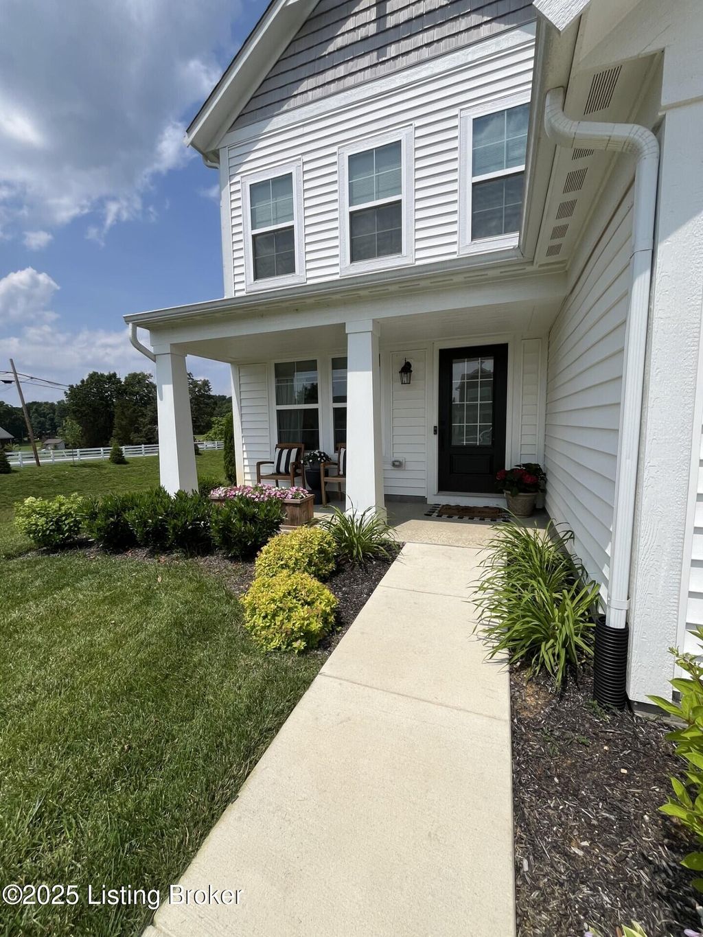 Photo of 106 Willow Branch Dr, Mt Washington, KY 40047 (MLS # 1700236)